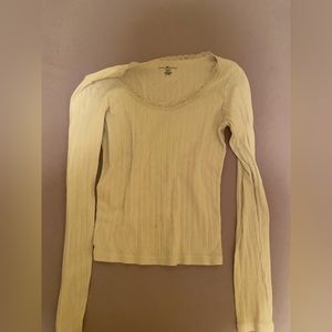 Brandy Melville top long sleeve